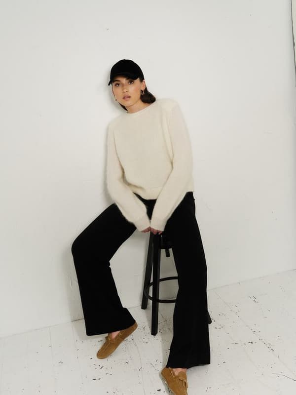 Julie Velvet Cap 1