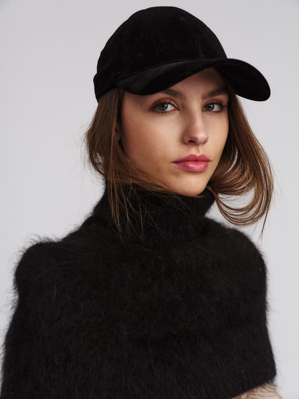 Julie Velvet Cap 2
