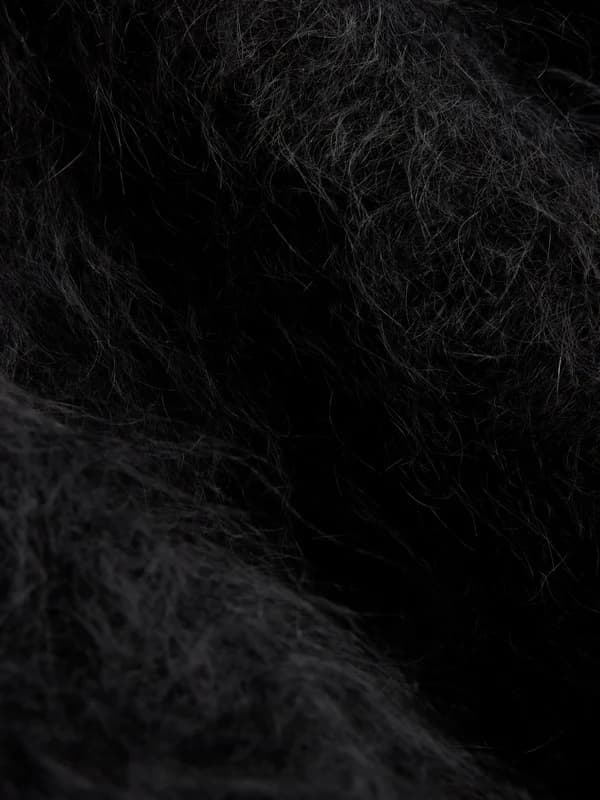 Sylvia Chunky Neck 3