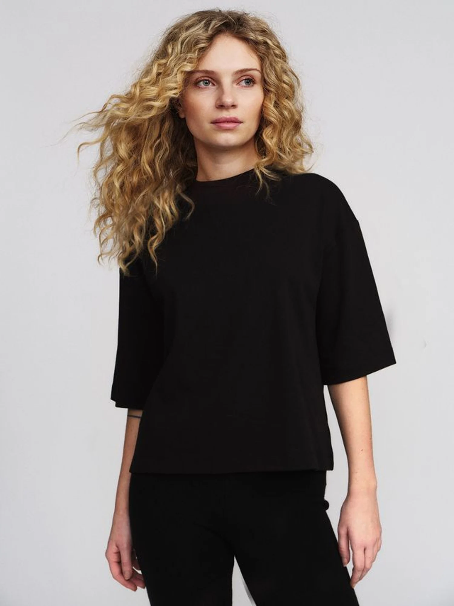 Lotte Tee