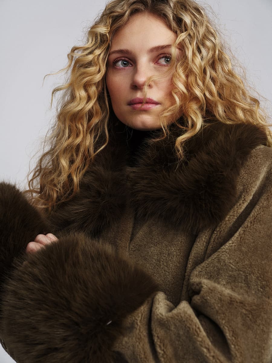 Dina Fake Fur collar